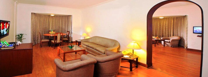 835/Abad Plaza - Kochi 09.jpg